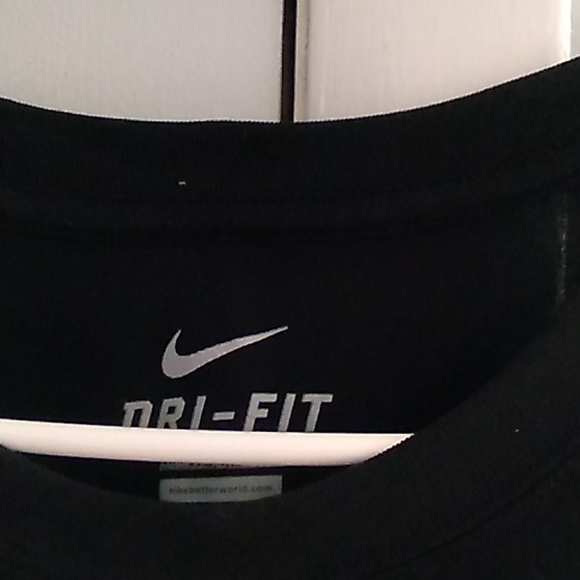 Manchester United Nike Drifit shirt XL - Picture 3 of 3